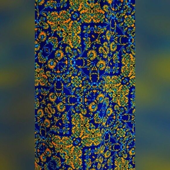 Lularoe NWT green/blue geometric shape/design Cassie skirt in size 2XL - Picture 2 of 4